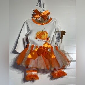 Adorable 6 month Hello Pumpkin outfit. Terrific Tutu and sleeve leggings so cute